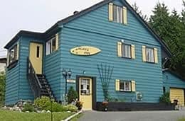 Canada Hostels