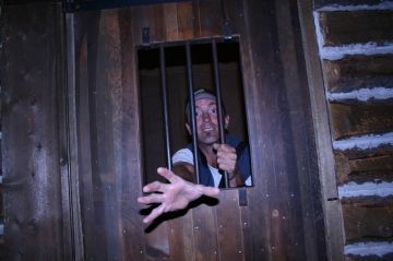 museum-greg-jail20090630_66