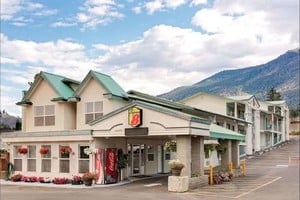 super8-hotel-merritt