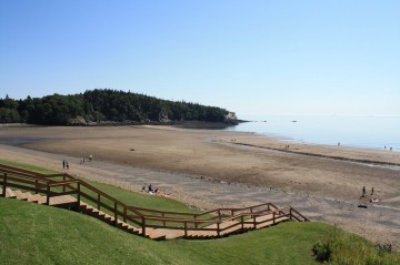 mispec-beach-lower-parking-lot-beach20100819_35