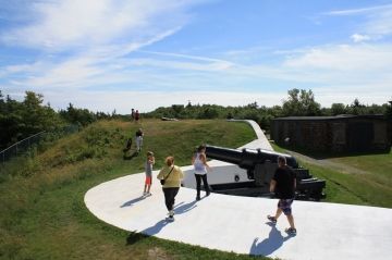 york-redoubt-canons20110729_27